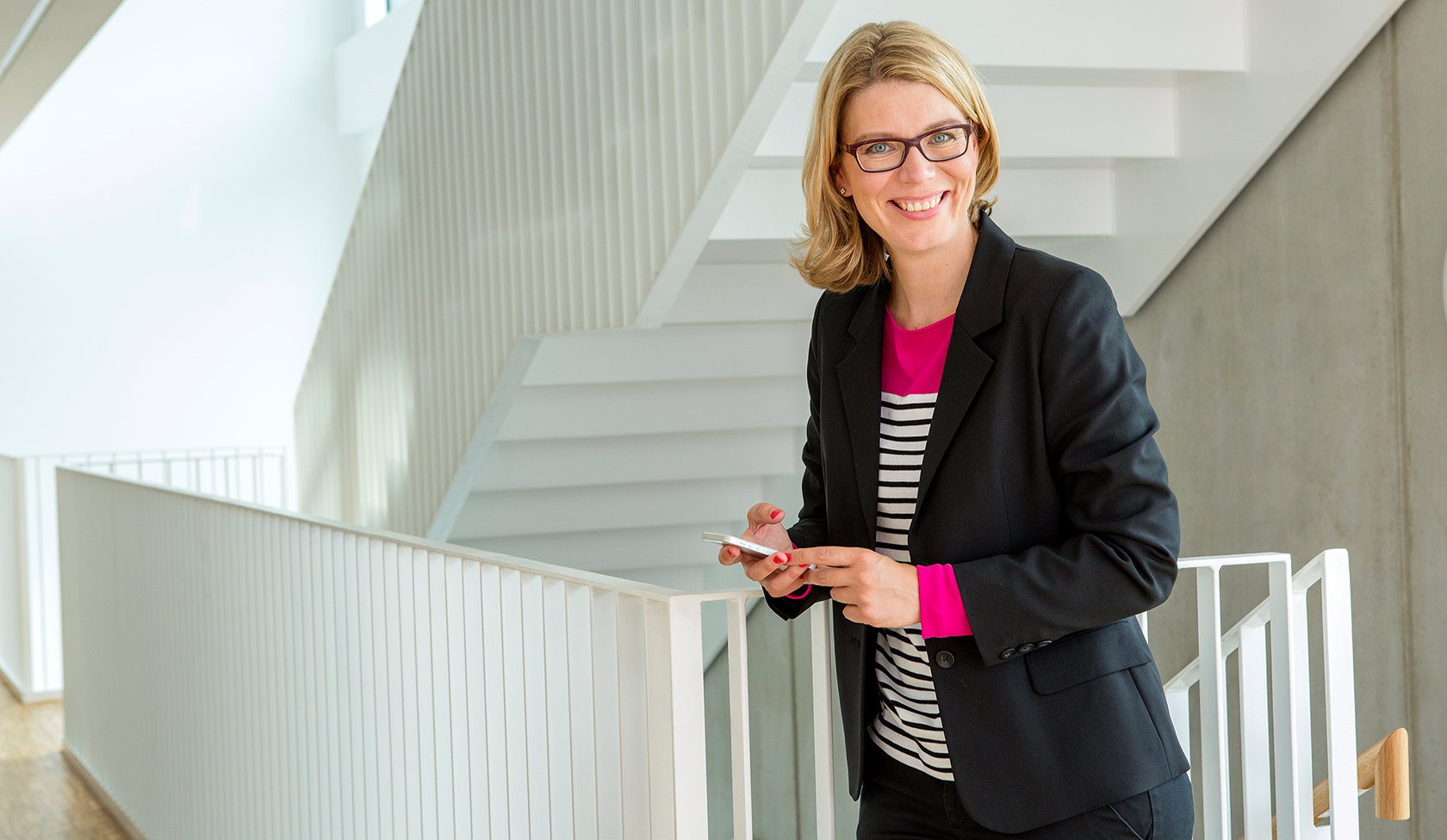 DIE PRESSESTELLE - Regine Hoffmeister