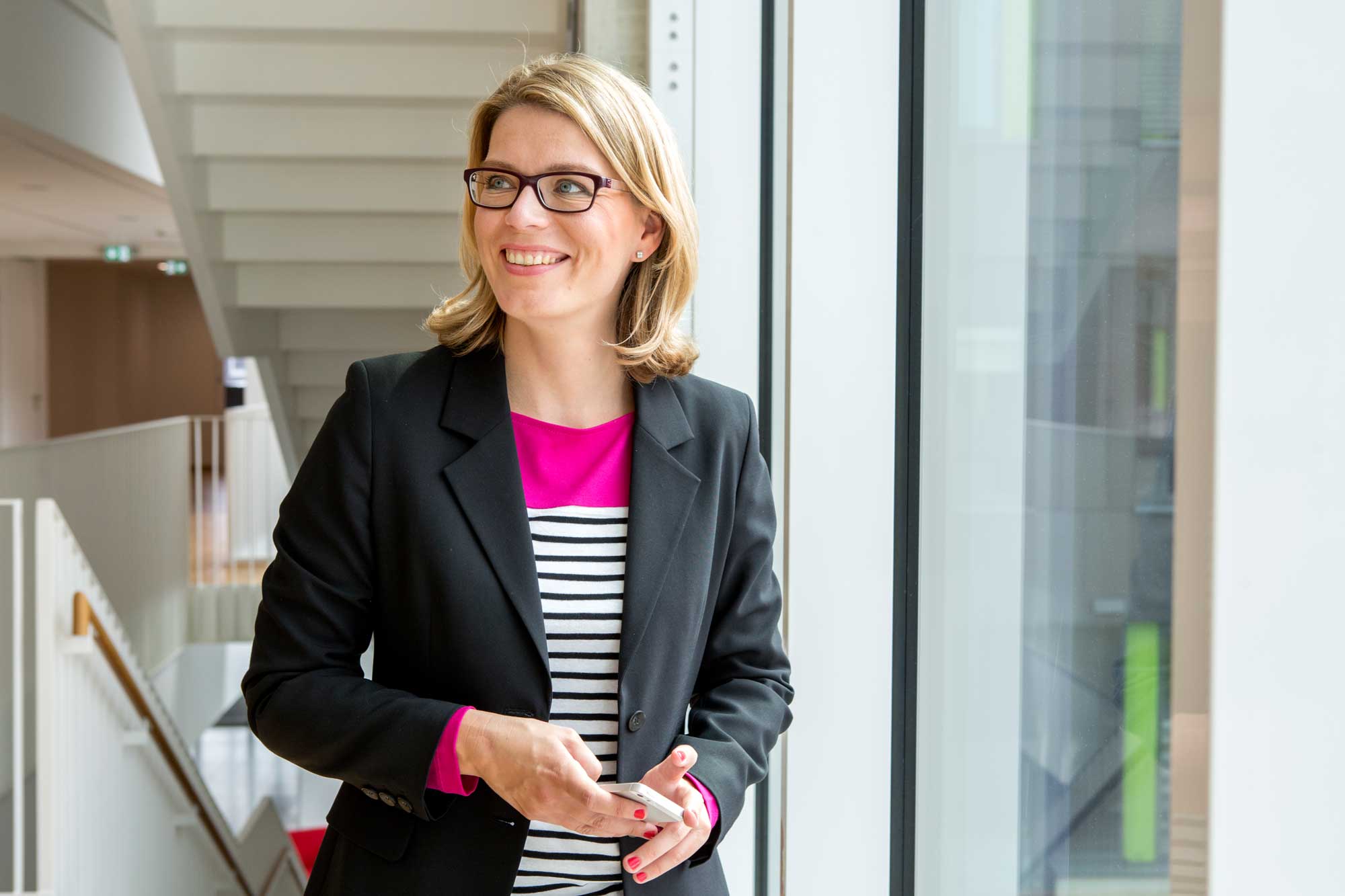 DIE PRESSESTELLE - Regine Hoffmeister